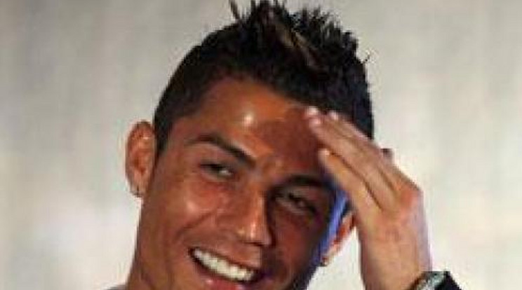 Ronaldo 390 millióért vett Ferrarit