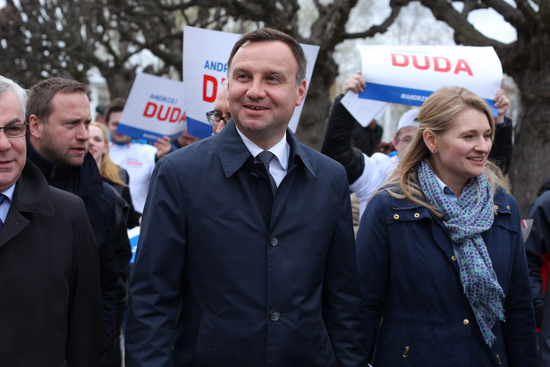 "Skandaliczna, wstrętna, podła". Andrzej Duda o wypowiedzi szefa FBI o Polakach