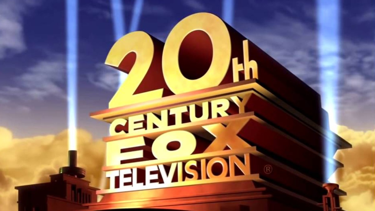 <strong>Dźwięk trąbek, światła reflektorów przesuwające się po niebie i wielki napis "20th Century Fox Television". Ta czołówka studia odchodzi do przeszłości. Teraz studio będzie się nazywało po prostu "20th television". To kolejna zmiana, kiedy na początku roku studio postanowiło zrezygnować z członu "Fox" w nazwie. </strong>