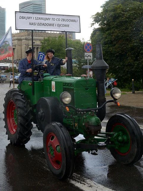 WARSZAWA PARADA URSUSÓW