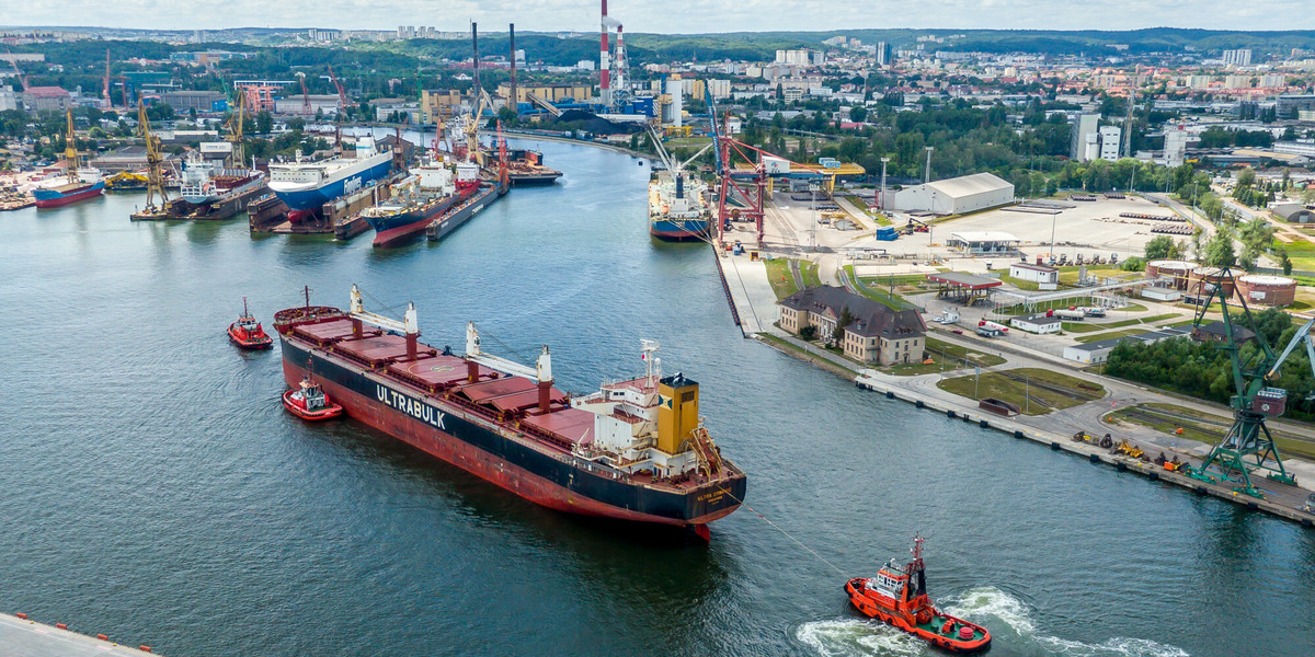  Statek Ultra Dynamic opuszcza 17 lipca 2022 r. Basen Górniczy w gdańskim porcie.