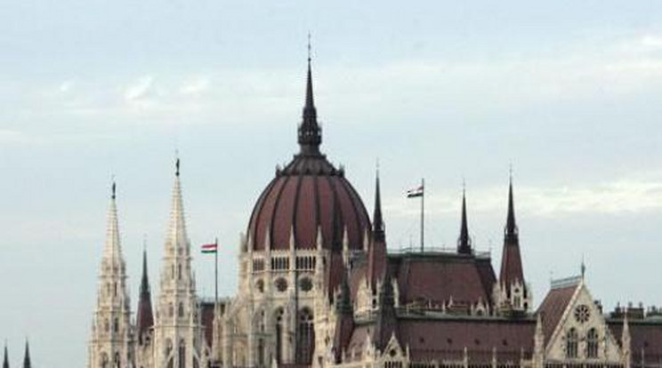 Pintér a leggazdagabb, Orbán lakása megnőtt