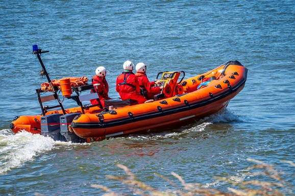 FILMSKA AKCIJA SPASAVANJA! Muškarac i žena spavali u šatoru na ledu, a onda je usledio STRAVIČAN PRASAK: Hitno poslali SOS poziv, drama trajala 5 sati