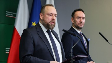 kontrole w schroniskach dla zwierząt w całym kraju. główny lekarz wete