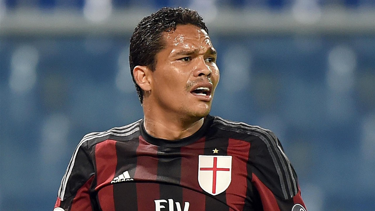 Według najnowszych doniesień włoskich mediów napastnik AC Milan Carlos Bacca może wkrótce zmienić pracodawcę. Poważnie zainteresowane pozyskaniem Kolumbijczyka jest Paris St. Germain. Wcześniej zawodnik odrzucił ofertę z West Ham United.