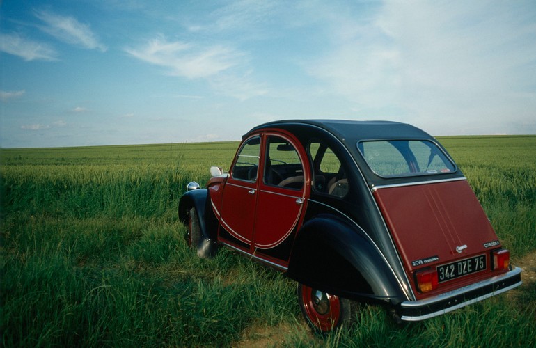 'Kaczka', czyli słynny citroen 2CV, skończyła 60 lat