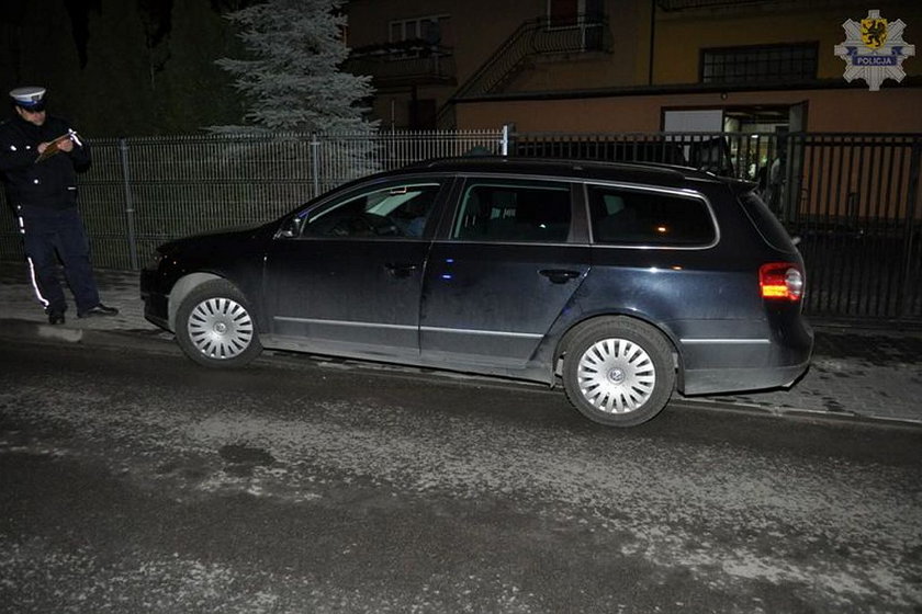 Volkswagen passat, który potrącił 17-latkę w Kowalach
