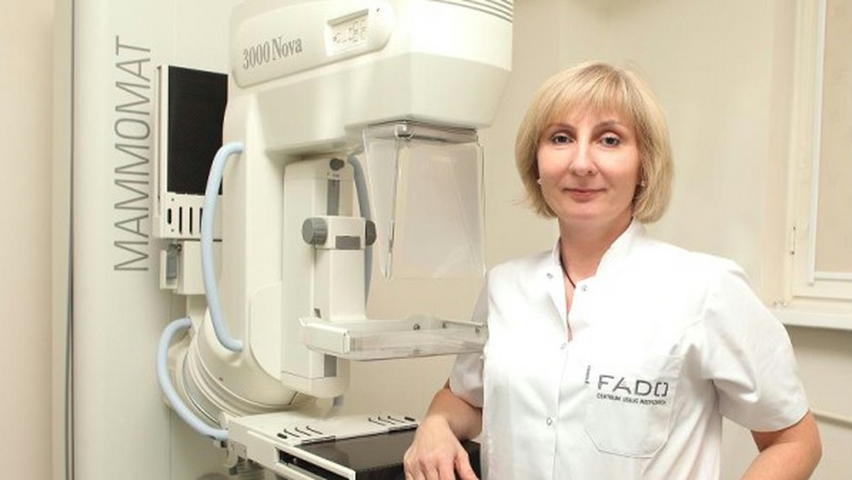 Badanie mammograficzne polega na prześwietleniu piersi. Jest to najskuteczniejsza metoda wykrywania wczesnych objawów raka piersi. Do Bydgoszczy ponownie przyjedzie mammobus LUX MED.