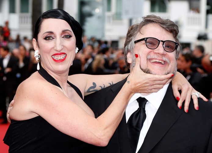 Rossy de Palma i Guillermo del Toro na czerwonym dywanie w Cannes