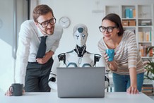 Sztuczna inteligencja na rynku pracy. Roboty zastąpią pracowników we wszystkich zawodach