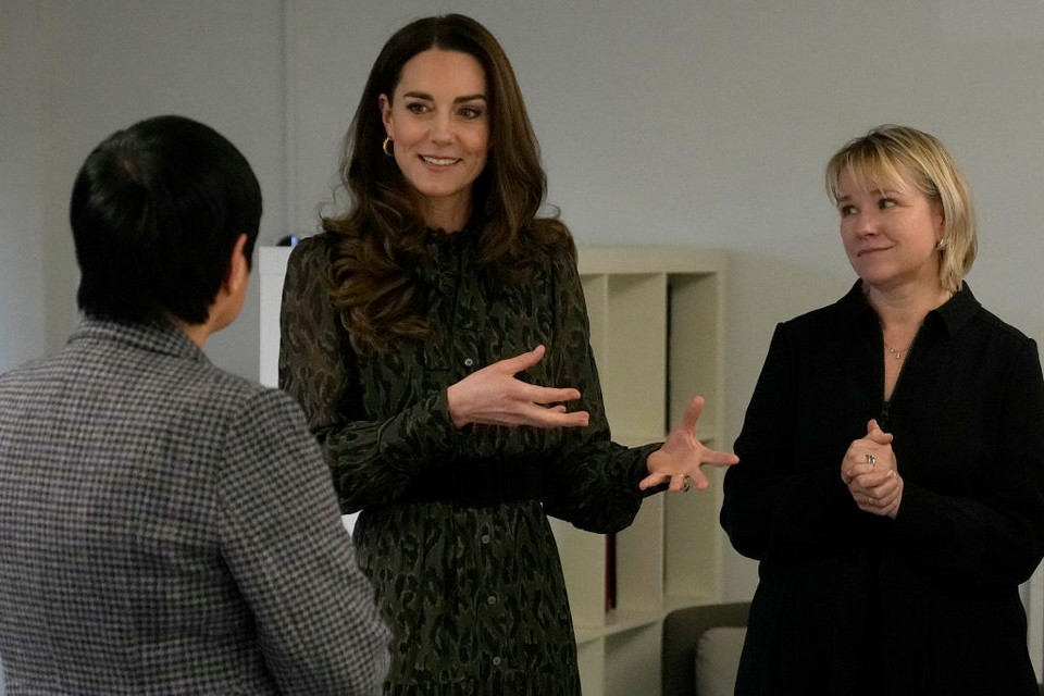 Kate Middleton na spotkaniu z pracownikami i wolontariuszami infolinii "Shout"