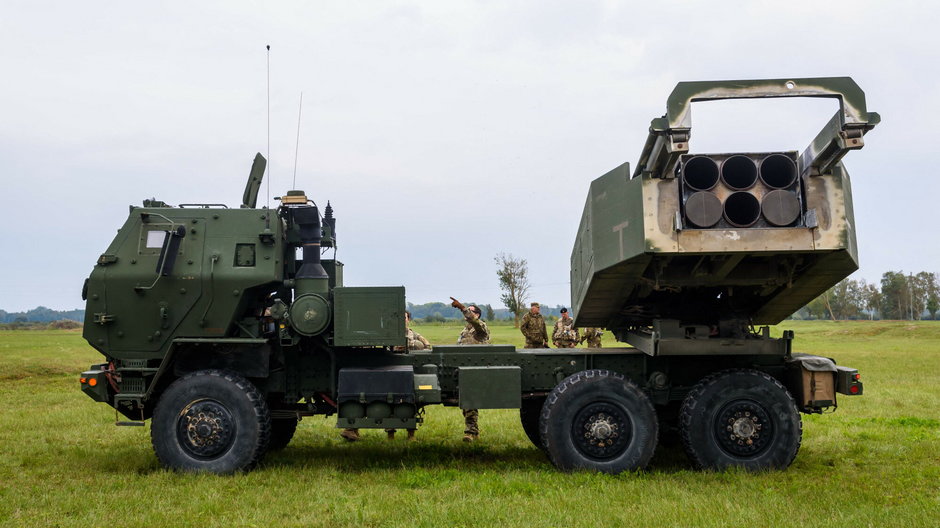 Zestaw HIMARS w czasie ćwiczeń wojskowych w Łotwie we wrześniu 2022 r. 