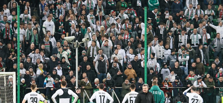"Rozmowa wychowawcza" kibiców Legii z piłkarzami. W klubie nabrali wody w usta