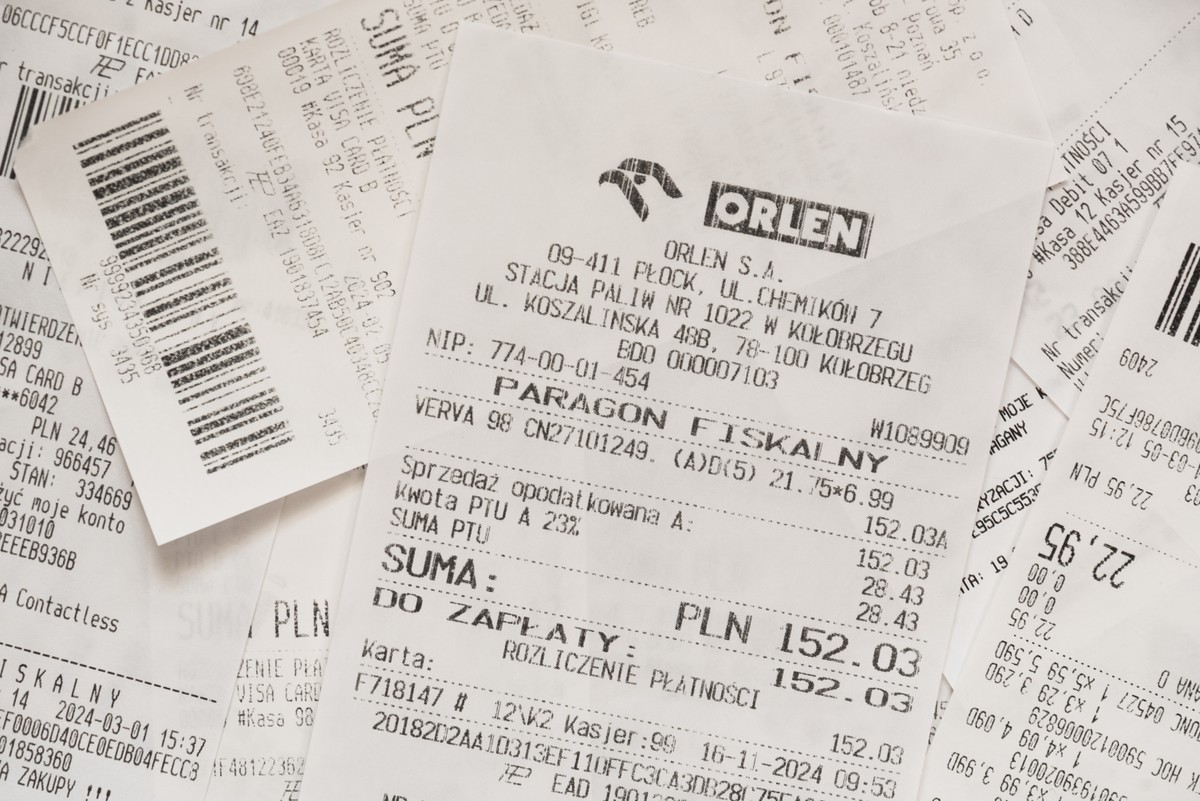 Paragony z NIP będą w KSeF, czy poza systemem? Ministerstwo wyjaśnia