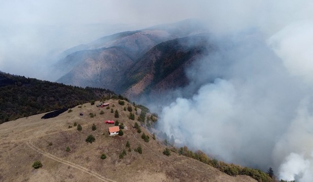 Vatrena stihija u kanjonu Uvca ne jenjava