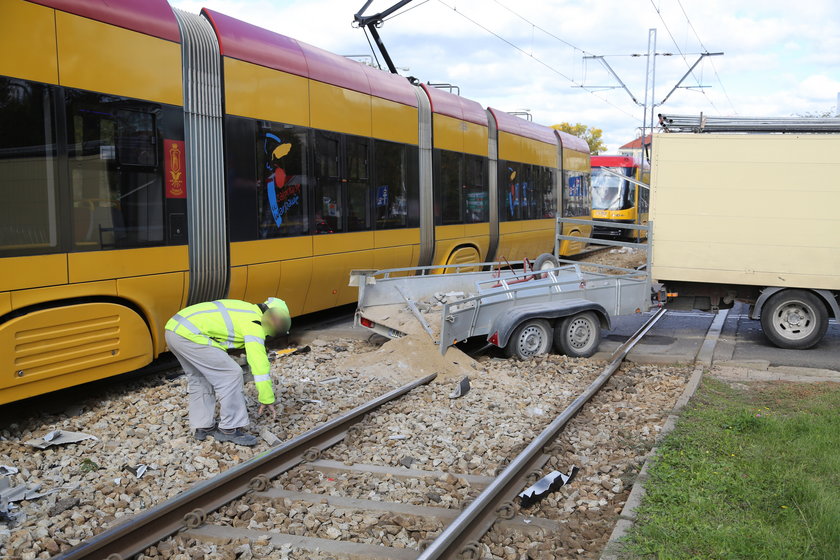 Tramwaj wjechał w przyczepę