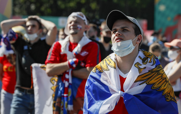 Kibice reprezentacji Rosji w moskiewskiej Strefie Kibica