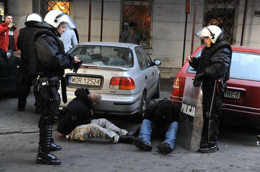 policja, zadyma, demonstracja, dzień niepodległości