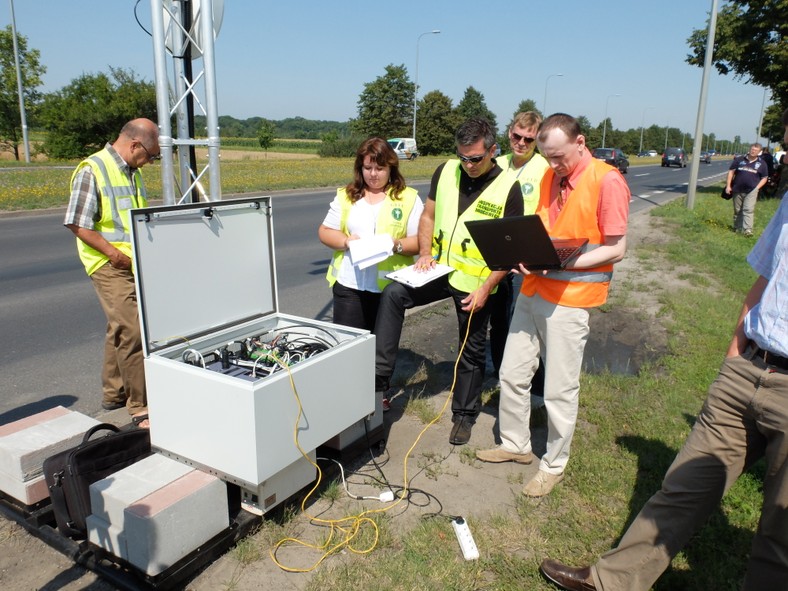 System jest prosty i skuteczny. Da się go oszukać, np. przez zatrzymanie się w połowie odcinka, ale takie zachowanie nie ma sensu i do tego jest dość lekkomyślne  