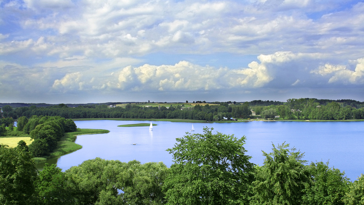 Wójtowie i burmistrzowie mazurskich gmin, na terenie których ma powstać Mazurski Park Narodowy, nie zgadzają się na pozbawienie samorządów prawa do wyrażania zgody na utworzenie rezerwatu - informuje "Nasz Dziennik".