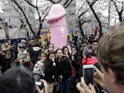 Ulice pełne penisów! Wyjątkowy festiwal w Japonii. FOTO