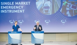 Unijne ręczne sterowanie. KE będzie mogła zmusić firmy do produkcji brakujących na rynku elementów