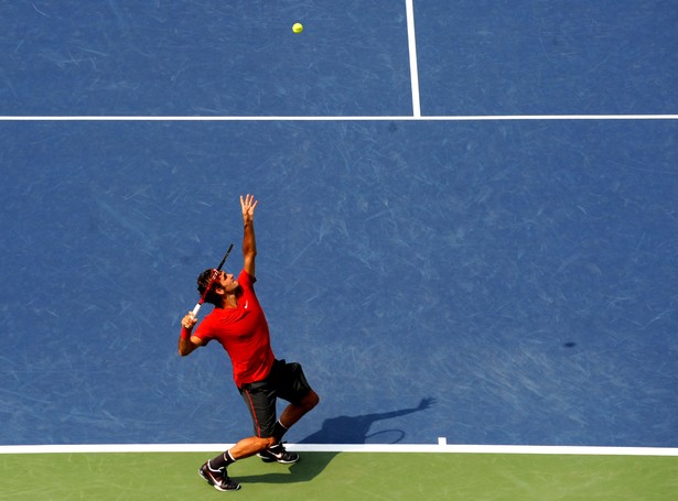 Pierwszy triumf Federera w hali Bercy