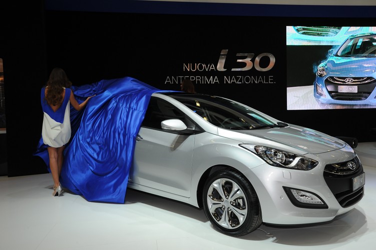 Salon samochodowy w Bolonii