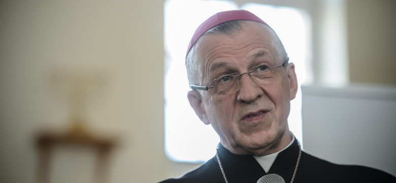 Biskup Mieczysław Cisło: kobieta nie jest skazana na mieszkanie z mężem tyranem