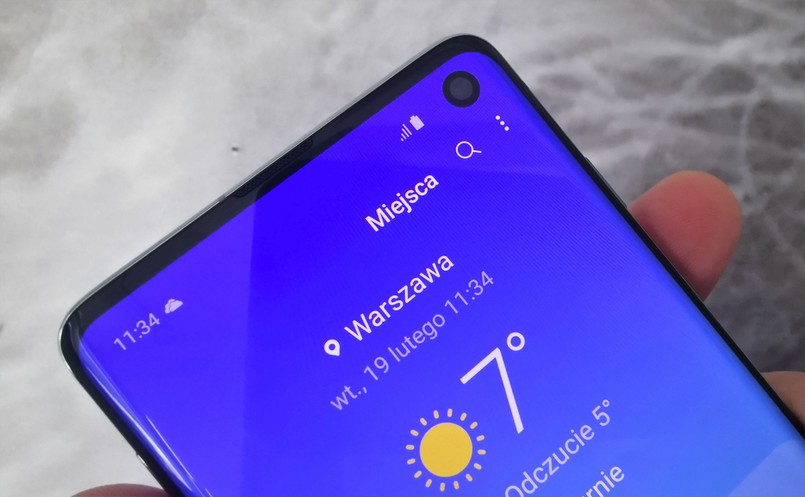 Samsung Galaxy S10 - aparat przedni