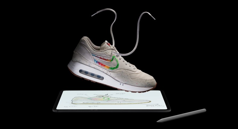 Nike Air Max 1 '86 sneakers.Apple.