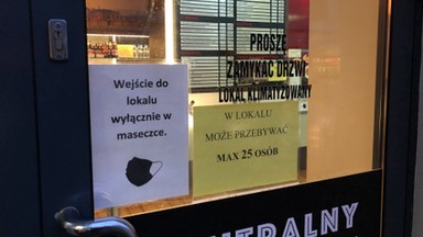 Covidowe obostrzenia to fikcja. Nikt niczego nie przestrzega