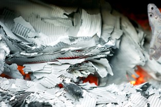 Administracja: papier przeszkadza w usprawnieniu pracy