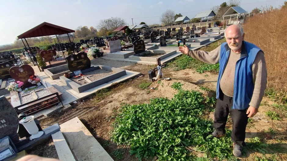 Slaviša Jovanović iz Donjeg Međurova kome je sud vratio zemljište sa 150 pokojnika