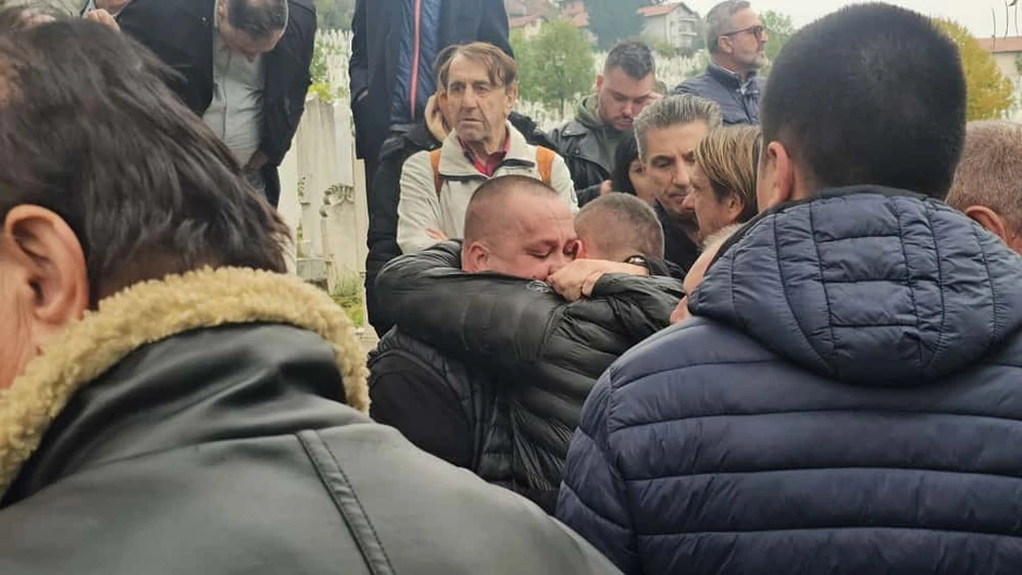 Sin Dino prima saučešće