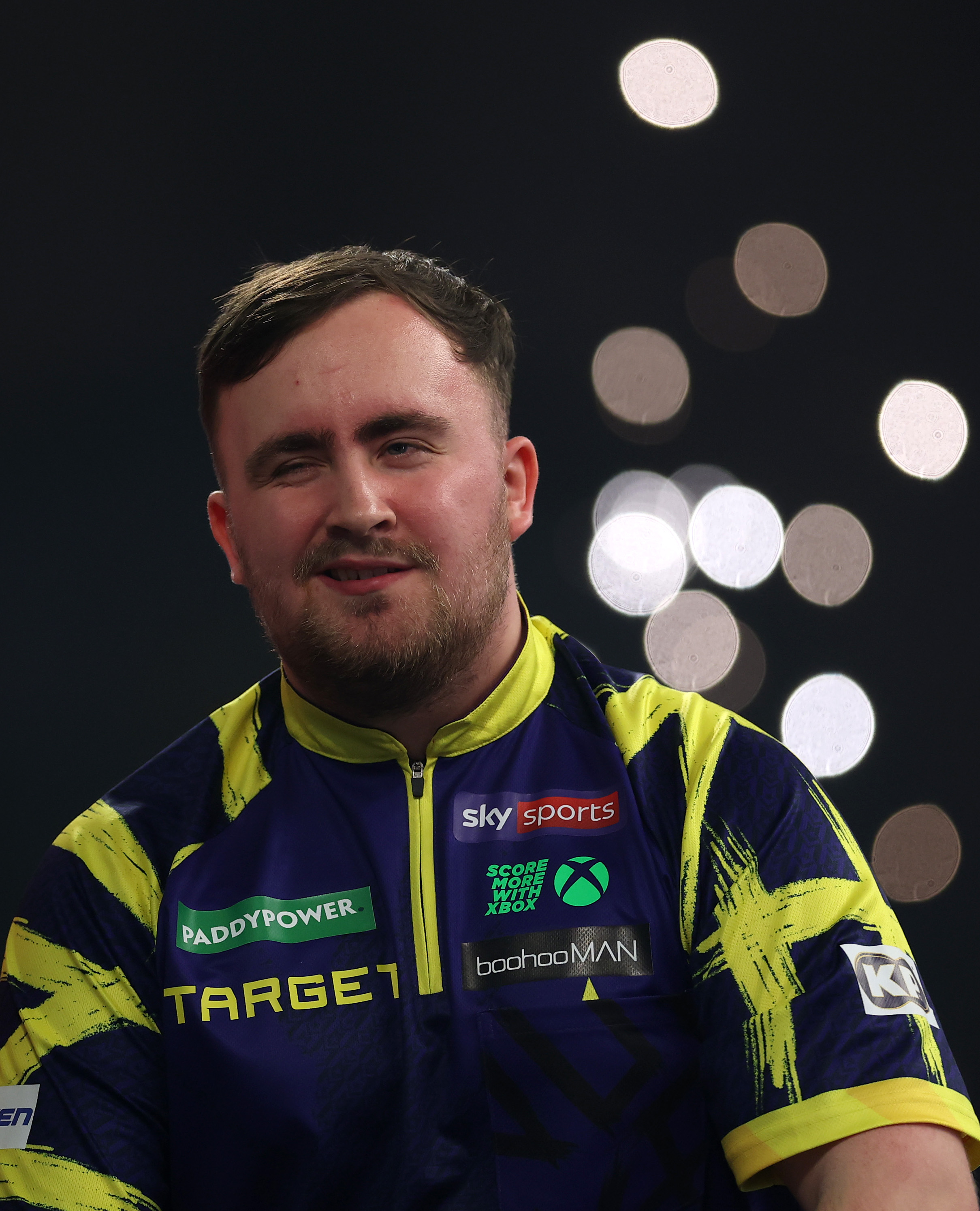 Littler faces Searle tonight as overwhelming favourite in World Darts semi-final