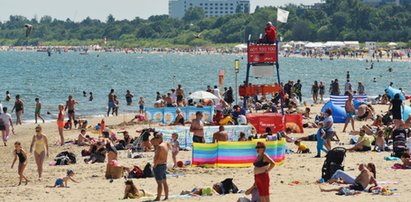 Dramat na sopockiej plaży. Wszedł do morza i stracił przytomność