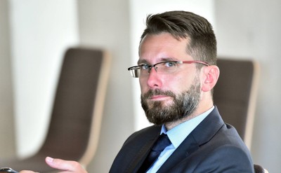 Rzecznik PiS: Podczas spotkania z szefem CDU podniesiono kwestię reparacji