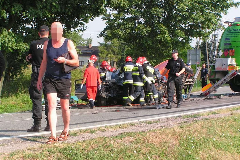 Nie żyją cztery osoby! Tragiczny wypadek pod Kutnem! FOTO