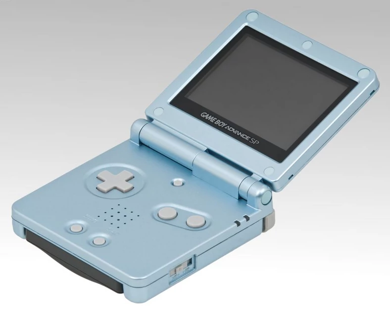 GameBoy Advance SP był krokiem we właściwym kierunku: ekran trafił na składana klapkę