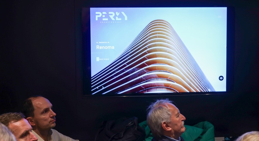 „Perły Architektury to trasa obejmująca 30 intrygujących i często odważnych czy nawet pionierskich obiektów, które pojawiły się w przestrzeni Wrocławia już po 1945 roku. 