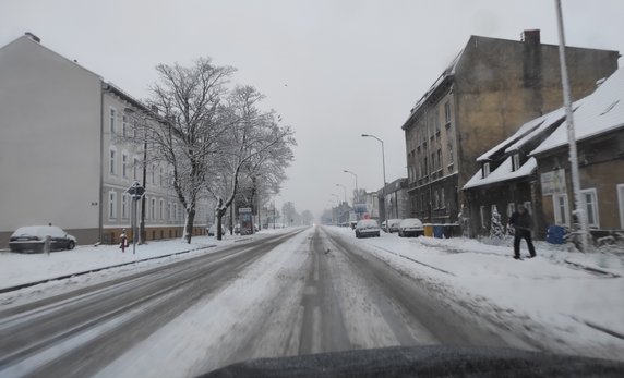 Sytuacja na drogach w Gorzowie po opadach śniegu