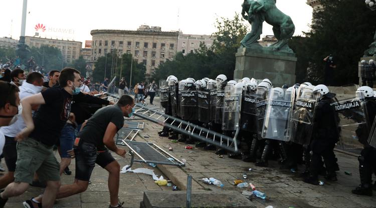 Tüntetés Belgrádban
