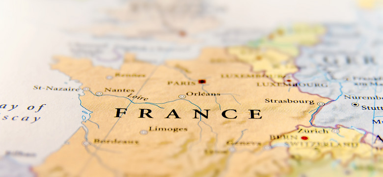 Wyciekł mail francuskiego urzędnika: Przedmieściom grożą "zamieszki głodowe"