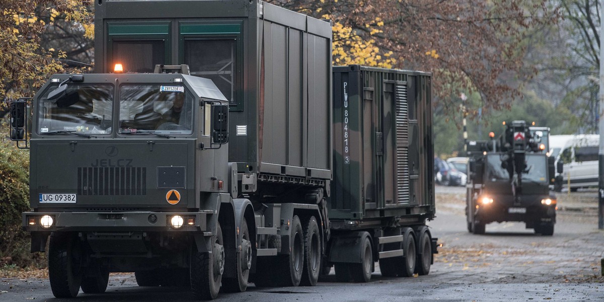 Transport kontenerowej elektrowni polowej