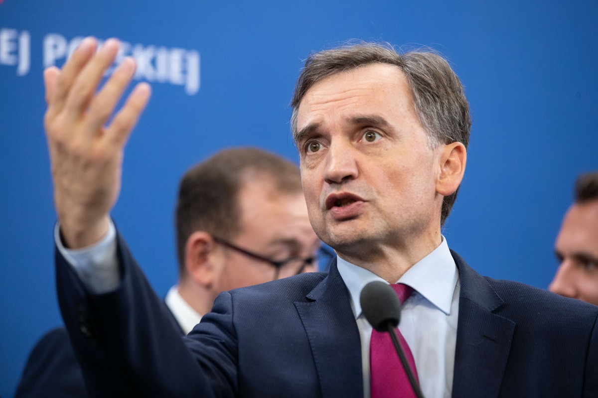 Zbigniew Ziobro z azylem na Węgrzech. Czy może podróżować? Oto najważniejsze fakty