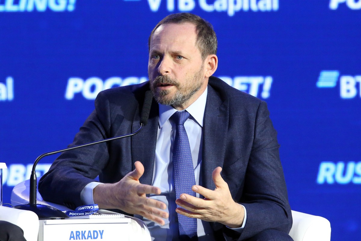 Rosyjski oligarcha Arkadij Wołoż, współzałożyciel wyszukiwarki internetowej Yandex, został wykreślony z list sankcyjnych Unii Europejskiej.