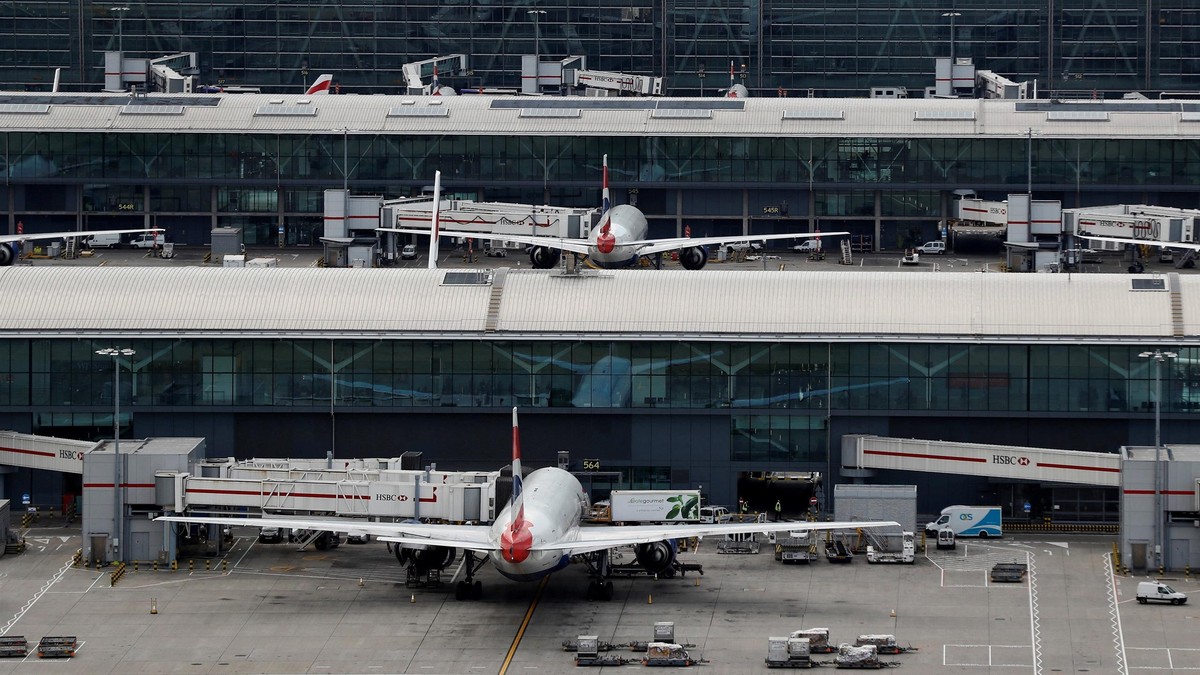 Heathrow-da ŞOK! Elektrik yanğını hava limanını iflic etdi – 1300-dən çox reys ləğv olundu