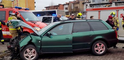 Samochód wjechał w pieszych w Starogardzie Gdańskim. Ranne dwie dziewczynki