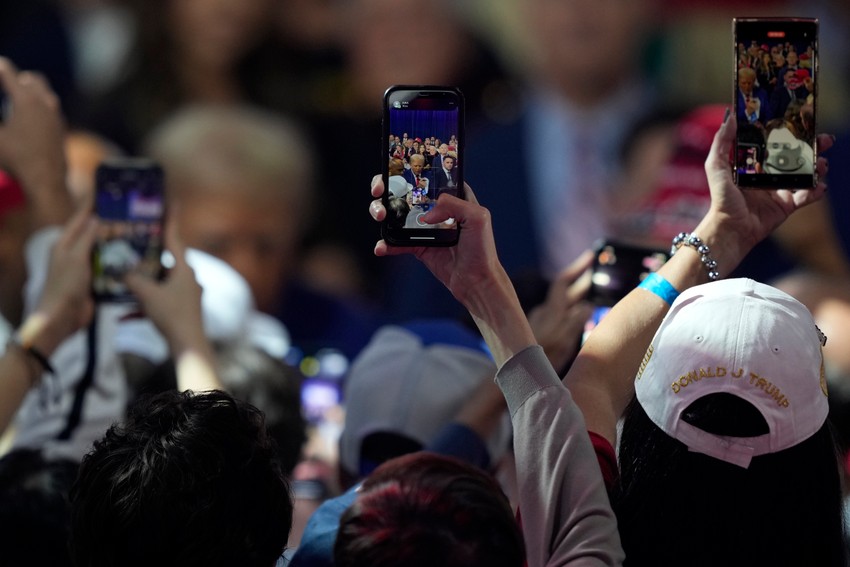 Trampove pristalice na skupu u Ouksu u Pensilvaniji 14. oktobra